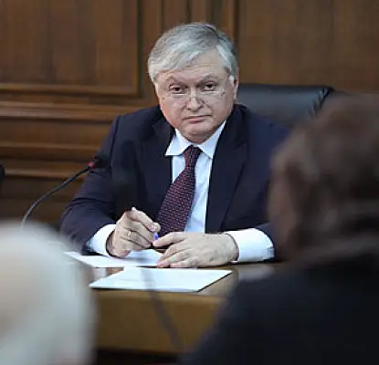 Газета: глава армянского МИД участвовал в собрании непонятного клуба российского журналиста