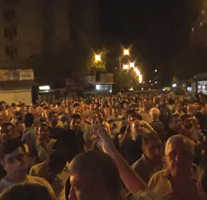 Тактика армянских властей дает сбой. Тысячи людей вышли на улицы в поддержку ополченцев