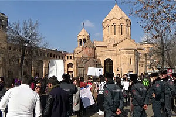 Justice Ministry’s New Bill to Grant Monopoly to Armenian Apostolic Church