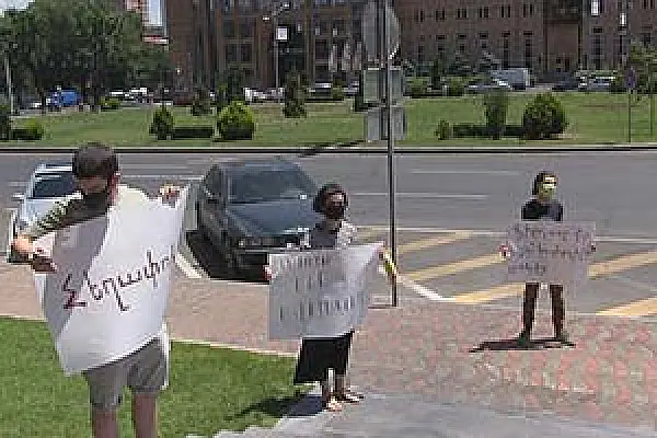 Activists Stand Up Again to Defend Yerevan From 