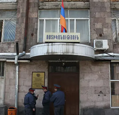 О бесполезности армянских полицейских заявил глава ведомства
