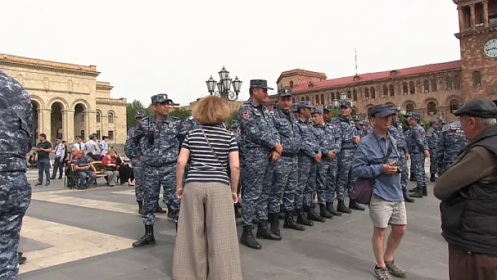 Դոգն ու նարկոբարոնը հեռակա ցույց արեցին Երևանում