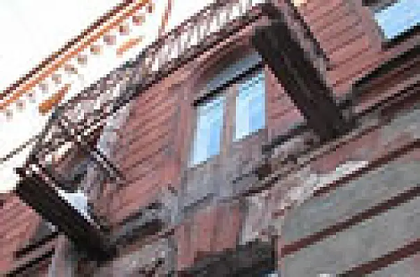 Երևանյան շենքերից մեկում փլուզվել է պատշգամբ