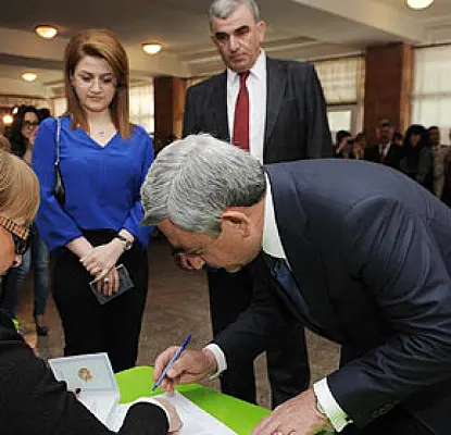 «Խորհրդարանը կլինի, այն ժամանակ էլ խնդիրները կդրվեն». Սերժ Սարգսյանը քվեարկեց