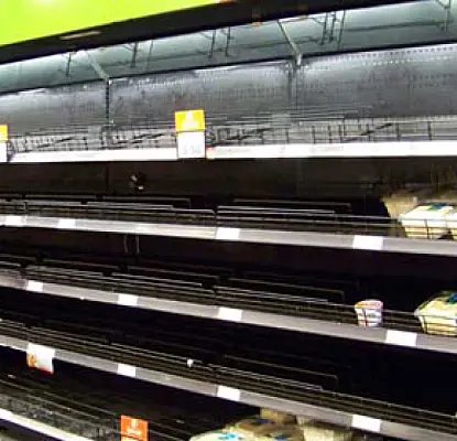 В Белоруссии дефолт: жители в панике скупают продукты