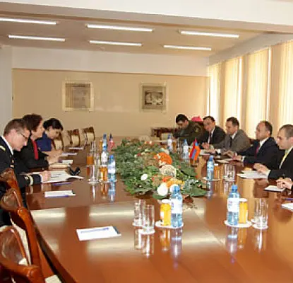 US Ambassador Says Good-Bye to Armenia's Defense Minister