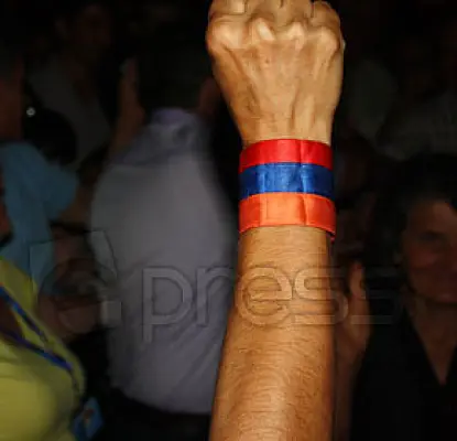 ՖՈՏՈՇԱՐՔ – Հայ Ազգային Կոնգրեսի երթը փոխարինվեց երգ ու պարով