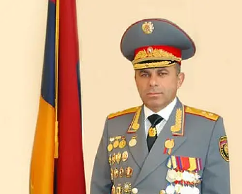Кочарян вмешался в трудоустройство начальника полиции Армении