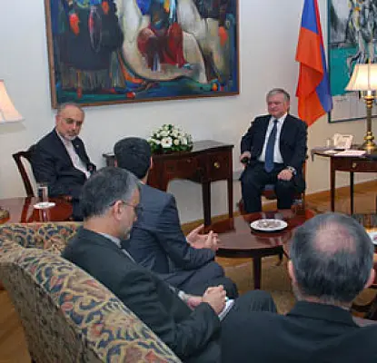 Նալբանդյանն ու Սալեհին խոսել են Ահմադինեժադի Հայաստան կատարելիք այցի մասին