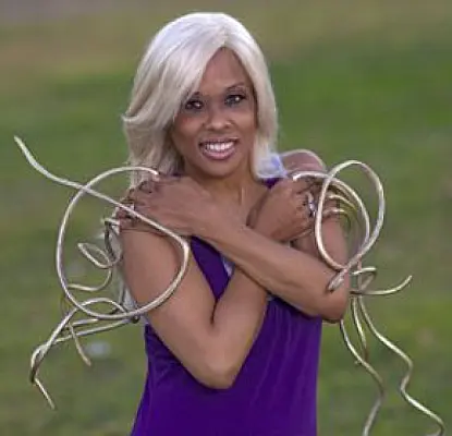 American Singer Hasn't Cut Her Nails in 18 Years