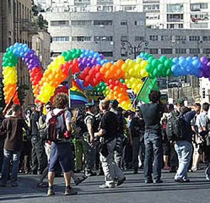 В Армении к геям и лесбиянкам относятся хуже, чем в Турции, но лучше, чем в России - отчет