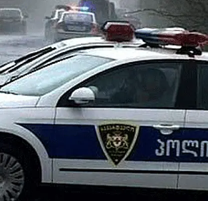 Полиция Грузии окружила группу вооруженных людей у границы с Россией