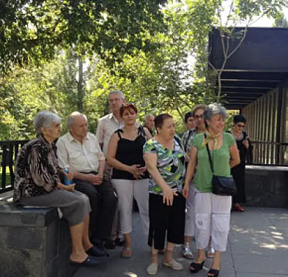 «Քոչարյանը մեր գումարներով կղզիներ է առել». Անկախության օրը բողոքեցին նախագահականի մոտ