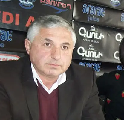 Դպրոցը որպես բանտ. Աշոտ Բլեյանը շնորհավորել է Ուսուցչի տոնը
