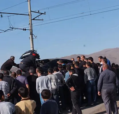 Автомобиль попал под поезд в Армении. Есть жертвы