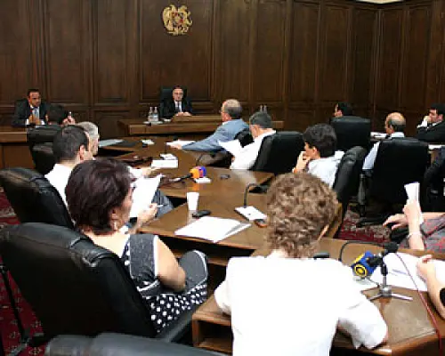 ԱԺ-ում փորձում են նոր օրենքի միջոցով կարգավորել իրավիճակը բանակում