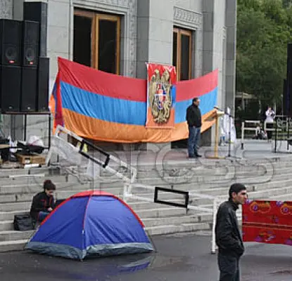 «Объяснить логику своих действий». Депутат о решении Левона Тер-Петросяна