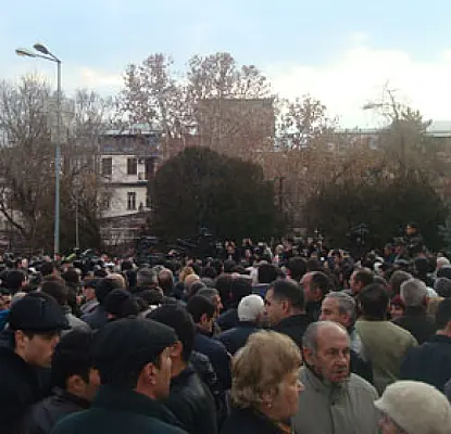 Րաֆֆի Հովհաննիսյանը դիտորդի հետ քննարկել է «Հայաստանում ստեղծված անկանխատեսելի իրավիճակը»