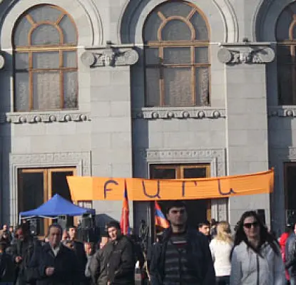 В центре Еревана прочитали лекцию о культурной революции