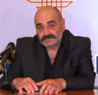 Կարիքավոր ազատամարտիկը որոշել է իր մեդալները հանձնել նախարարին. բաց նամակ